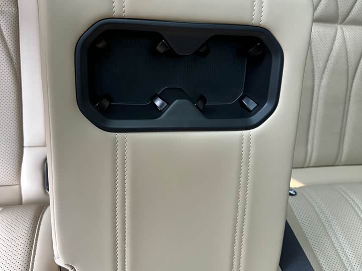 Фото 28 - Geely Monjaro