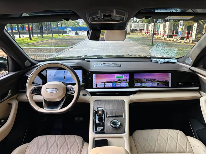 Фото 31 - Geely Monjaro