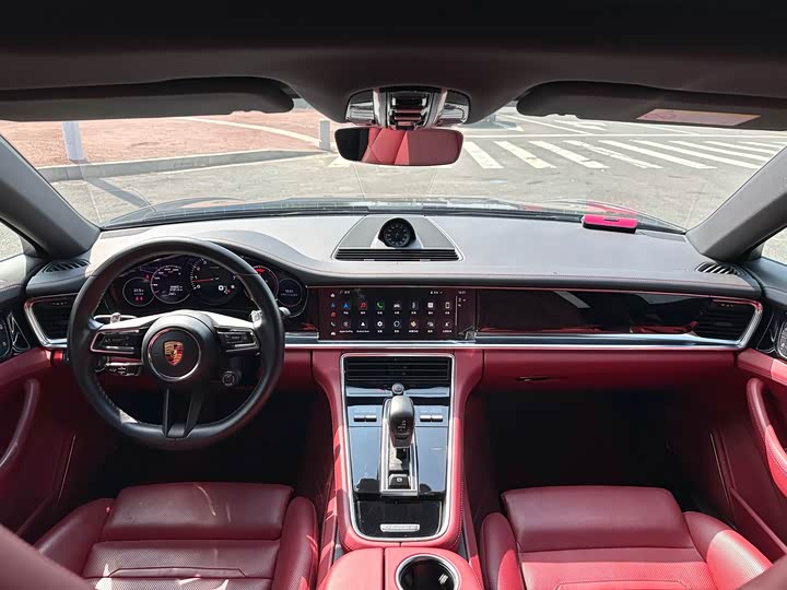 Фото 3 - Porsche Panamera