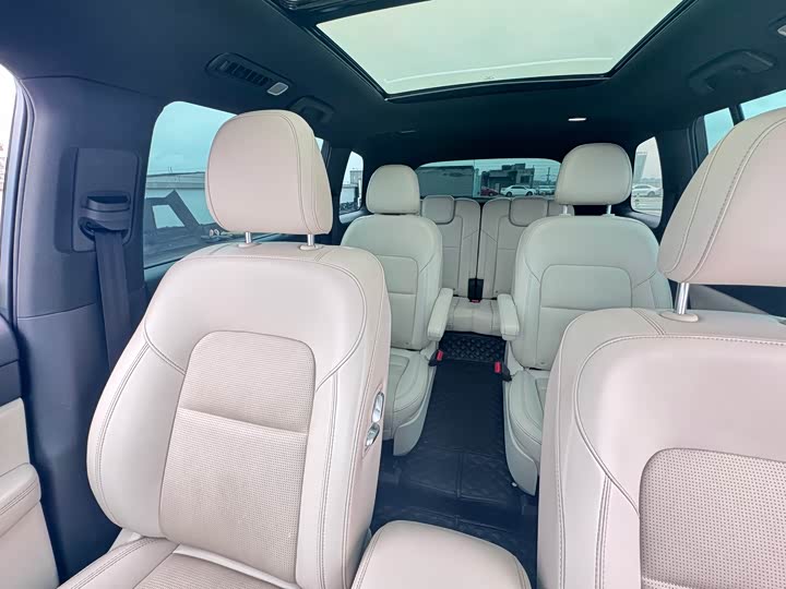 Фото 11 - LiXiang One