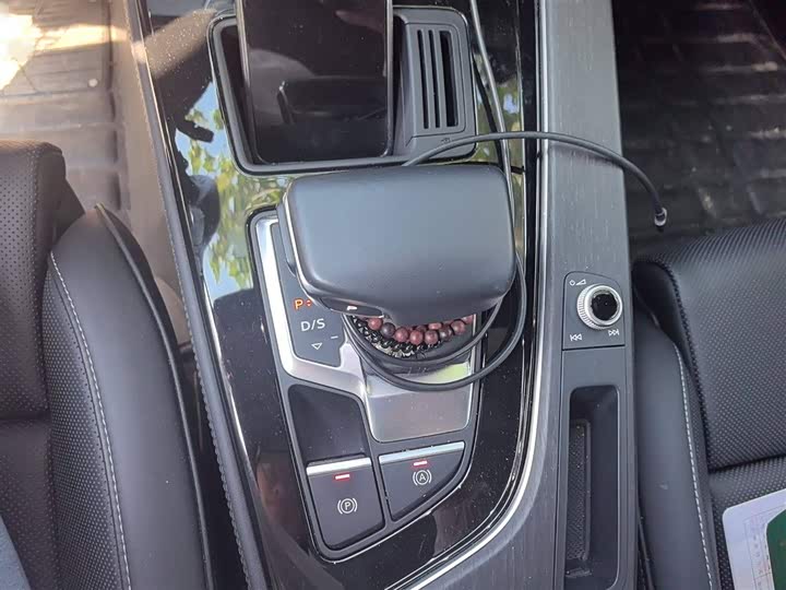 Фото 7 - Audi A4L