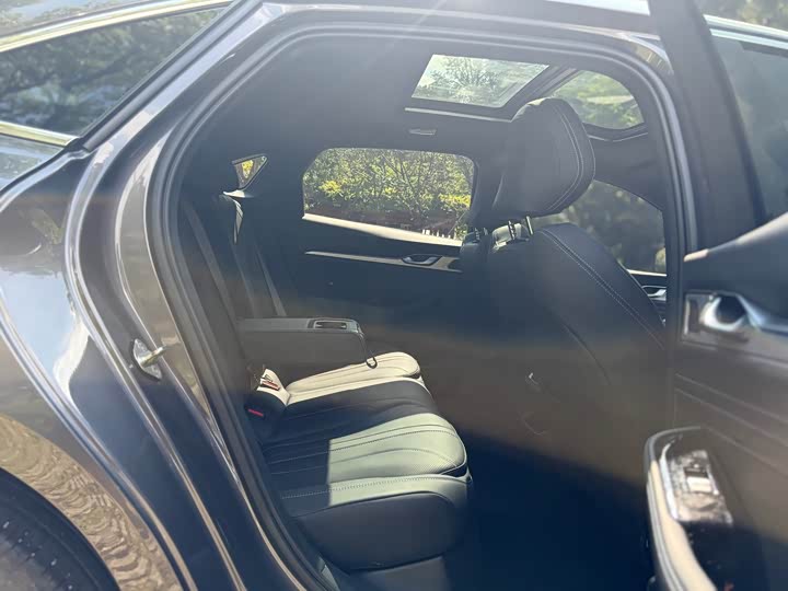 Фото 12 - Geely Preface