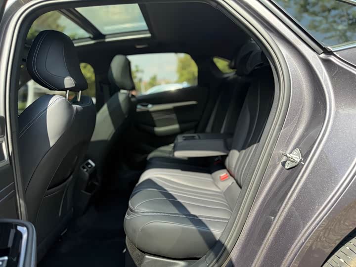 Фото 13 - Geely Preface