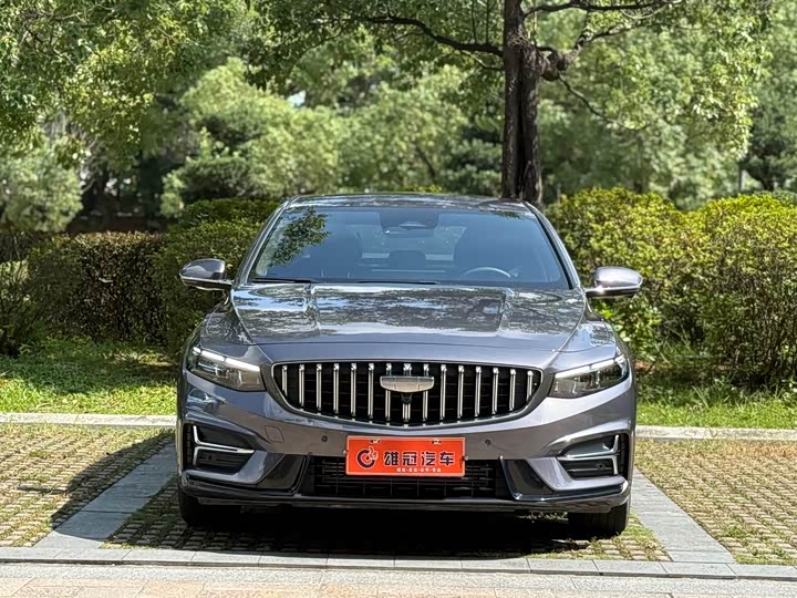 Фото 2 - Geely Preface