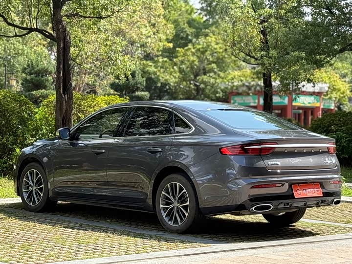 Фото 6 - Geely Preface