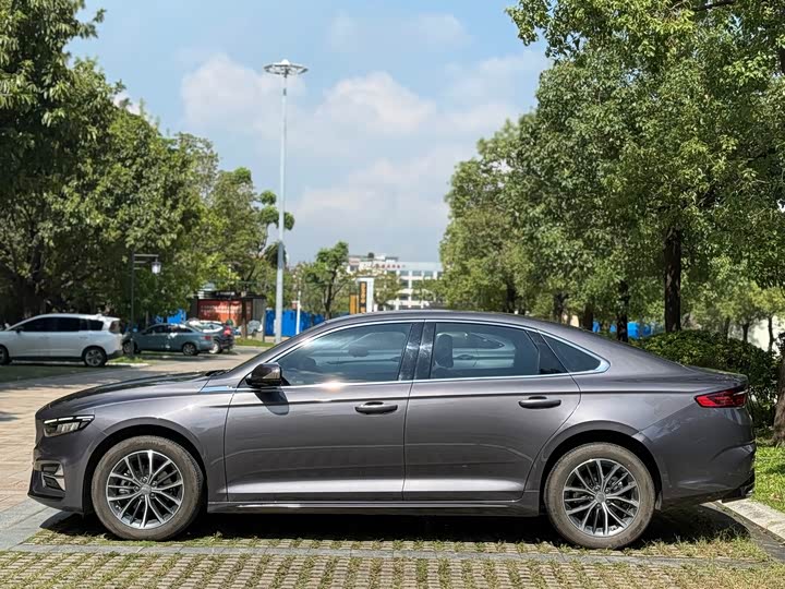 Фото 7 - Geely Preface