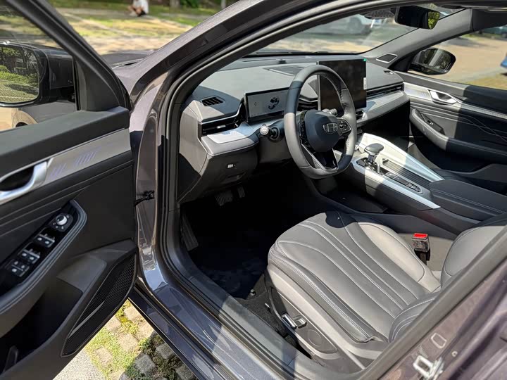 Фото 9 - Geely Preface