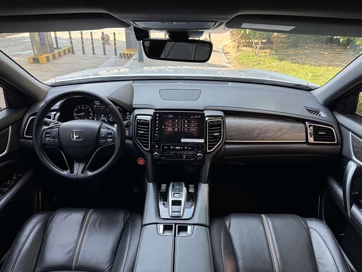 Фото 13 - Honda UR-V