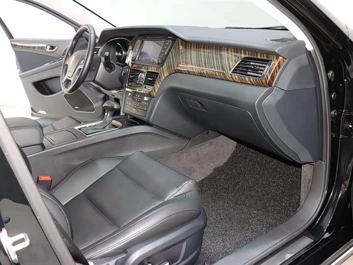 Фото 8 - Hongqi H7