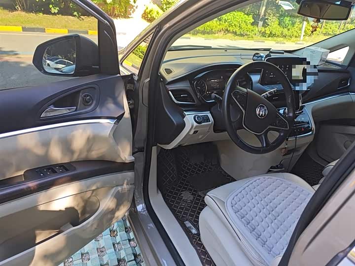 Фото 14 - Buick GL8 ES