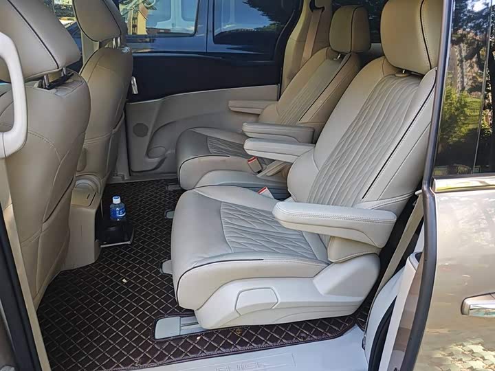 Фото 15 - Buick GL8 ES