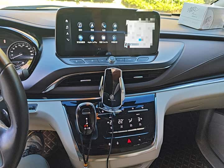 Фото 6 - Buick GL8 ES