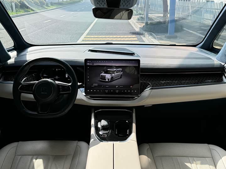 Фото 4 - Zeekr 009