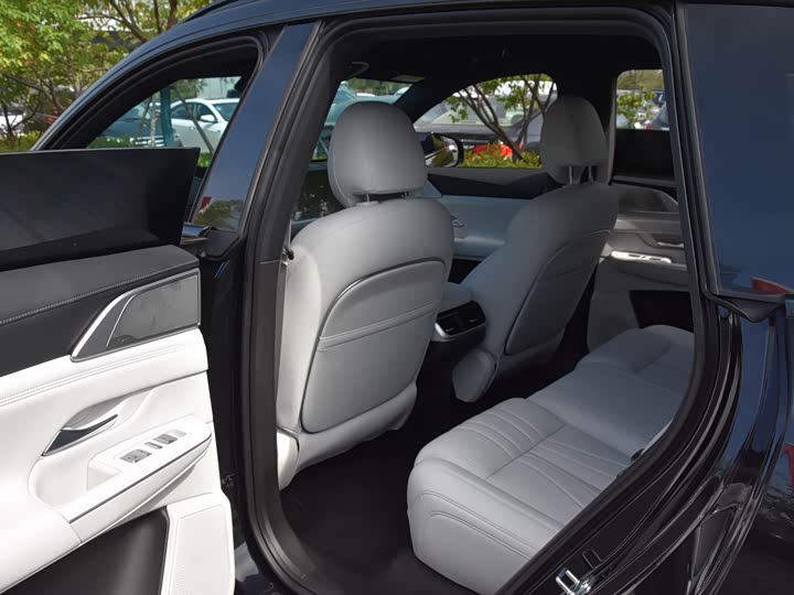 Фото 10 - XPeng G9