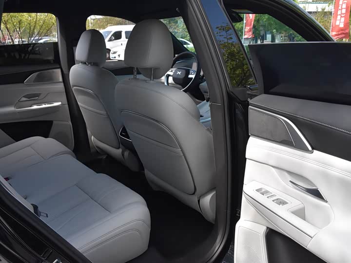 Фото 12 - XPeng G9