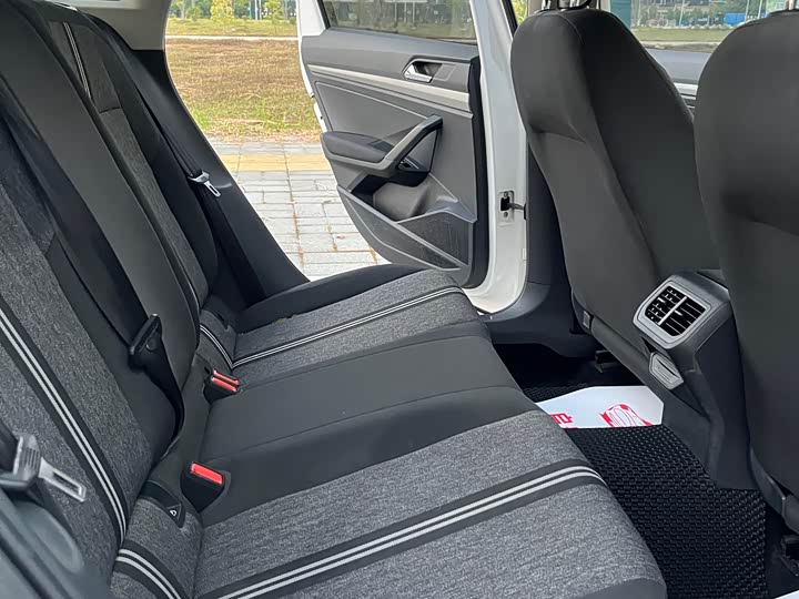 Фото 9 - Volkswagen Lavida