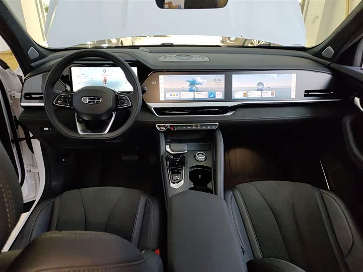 Фото 10 - Geely Monjaro