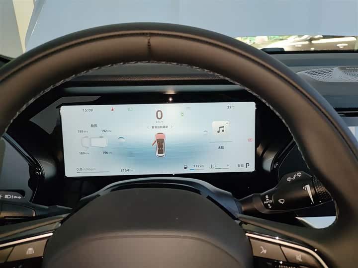 Фото 12 - Geely Monjaro