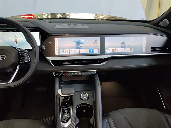 Фото 13 - Geely Monjaro