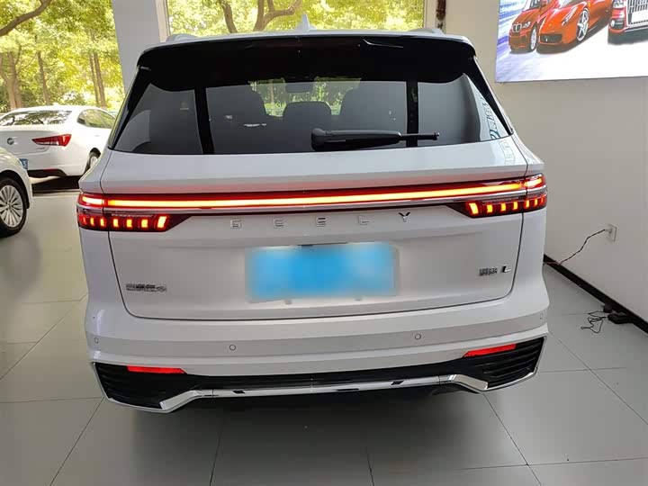 Фото 6 - Geely Monjaro