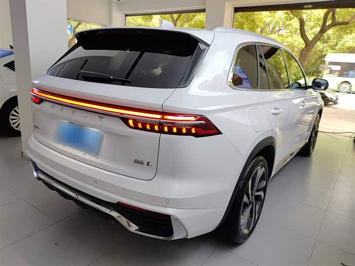 Фото 7 - Geely Monjaro