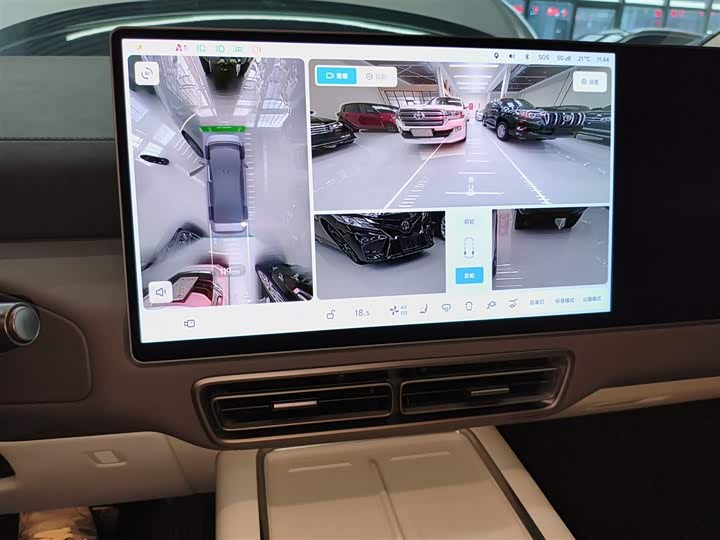 Фото 13 - LiXiang Mega