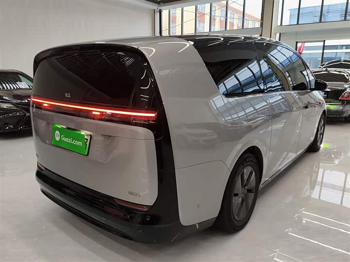 Фото 7 - LiXiang Mega