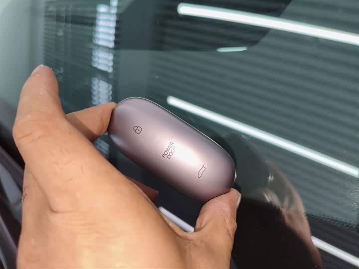 Фото 9 - LiXiang Mega