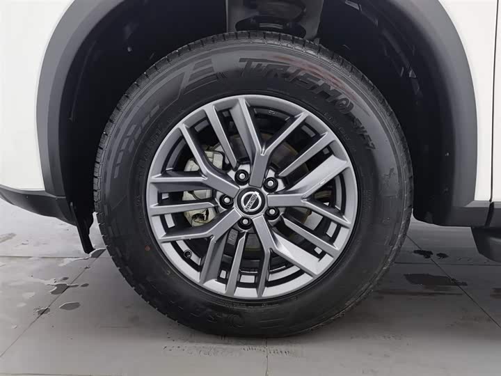 Фото 17 - Nissan X-Trail