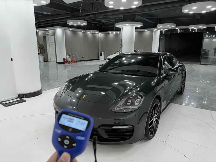 Фото 1 - Porsche Panamera