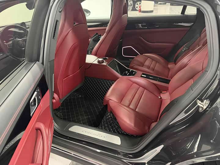 Фото 7 - Porsche Panamera