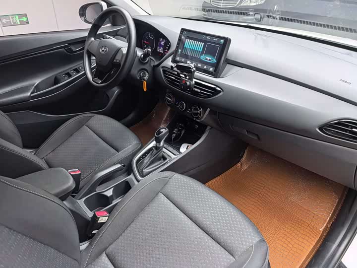 Фото 9 - Hyundai Celesta