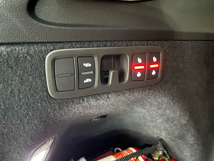 Фото 18 - Audi Q7