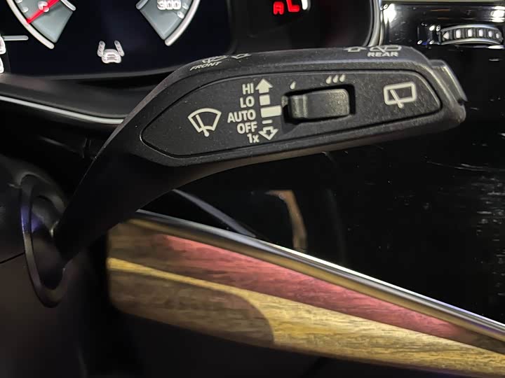 Фото 6 - Audi Q7