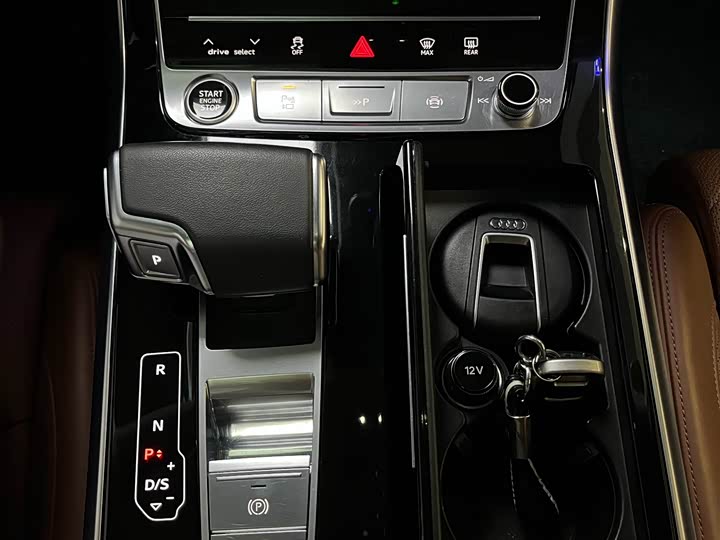 Фото 9 - Audi Q7