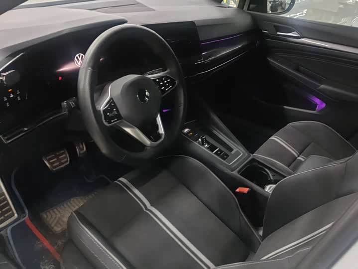 Фото 3 - Volkswagen Golf