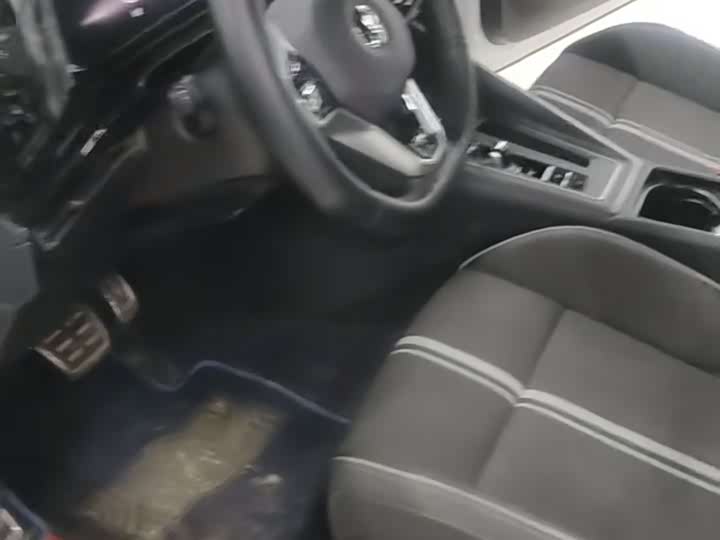 Фото 5 - Volkswagen Golf