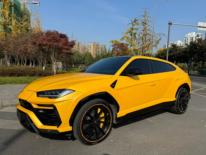Фото 1 - Lamborghini Urus