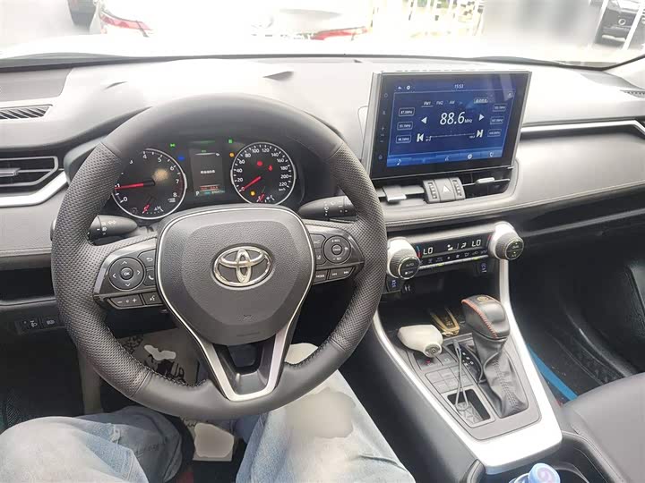 Фото 13 - Toyota Wildlander