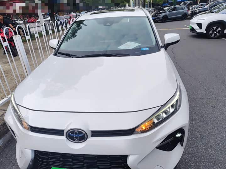 Фото 3 - Toyota Wildlander