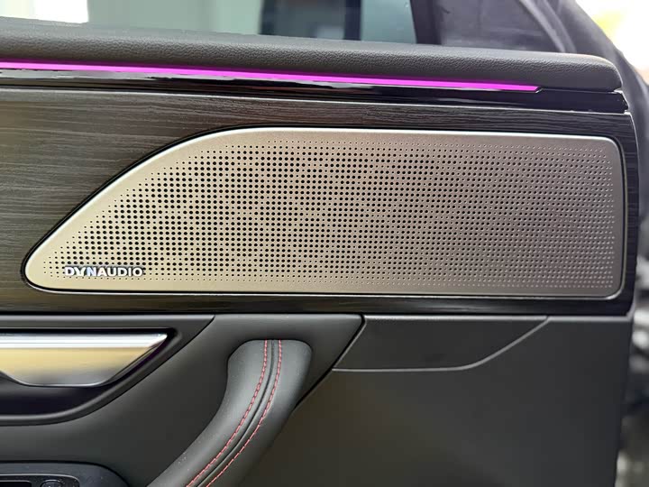 Фото 9 - XPeng P7