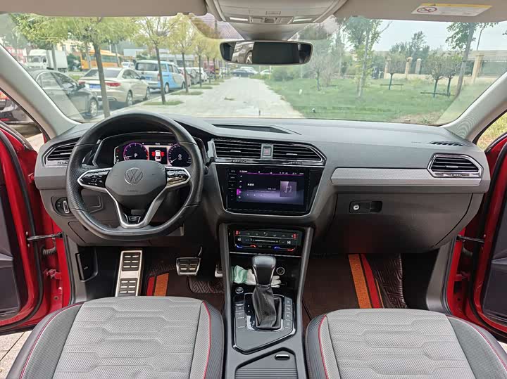 Фото 13 - Volkswagen Tiguan X