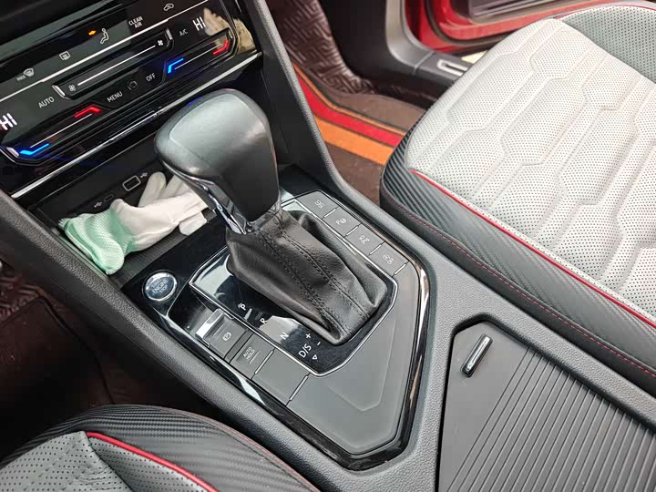 Фото 17 - Volkswagen Tiguan X