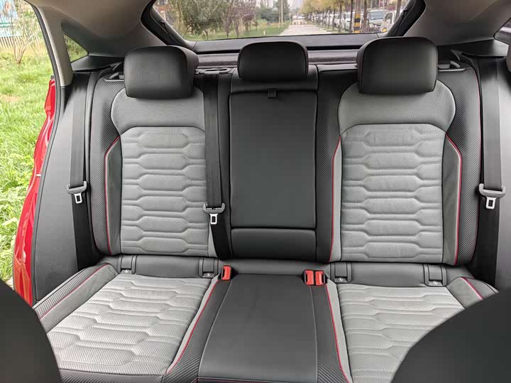 Фото 23 - Volkswagen Tiguan X