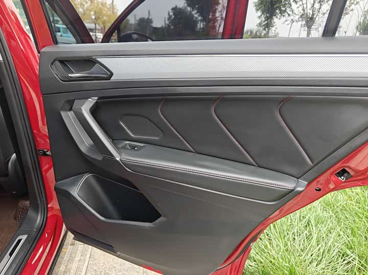 Фото 24 - Volkswagen Tiguan X