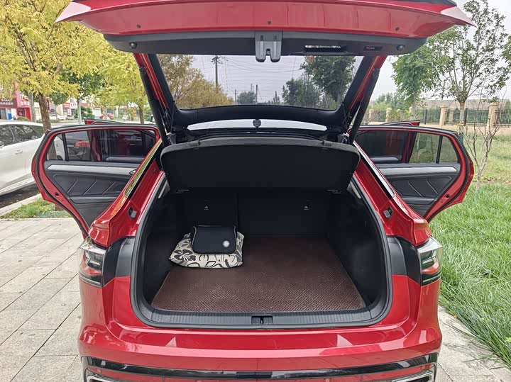 Фото 28 - Volkswagen Tiguan X