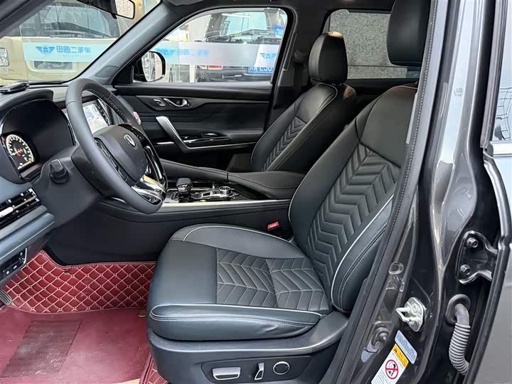 Фото 8 - Changan CS95