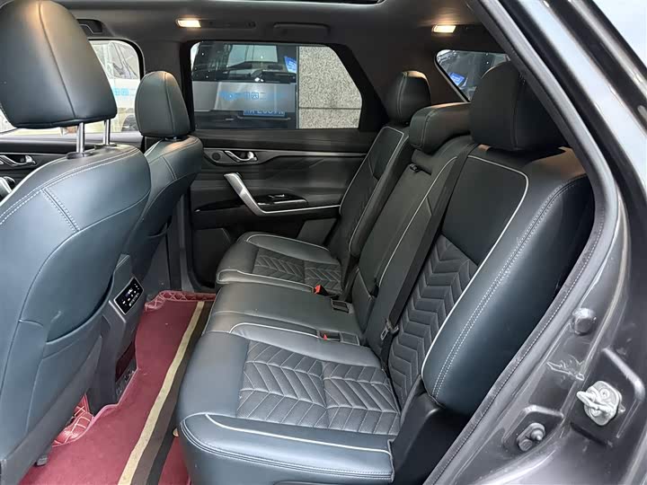 Фото 9 - Changan CS95