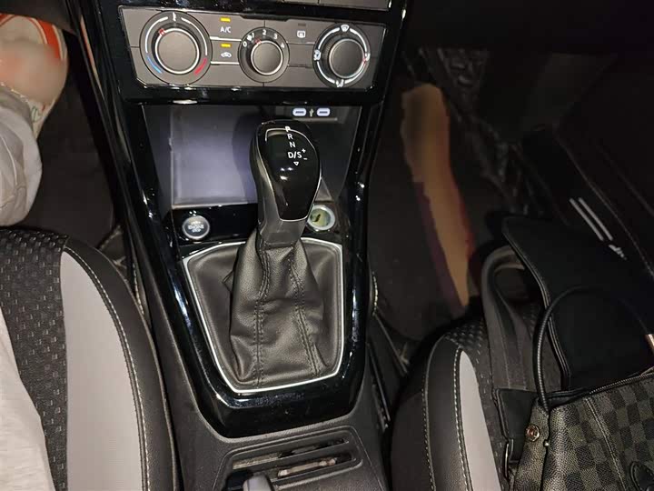 Фото 9 - Volkswagen Tacqua