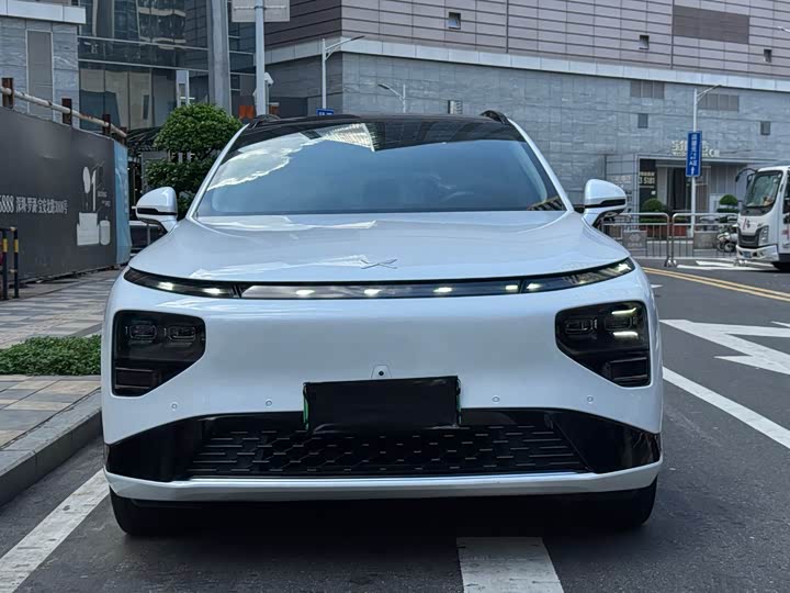 Фото 2 - XPeng G9